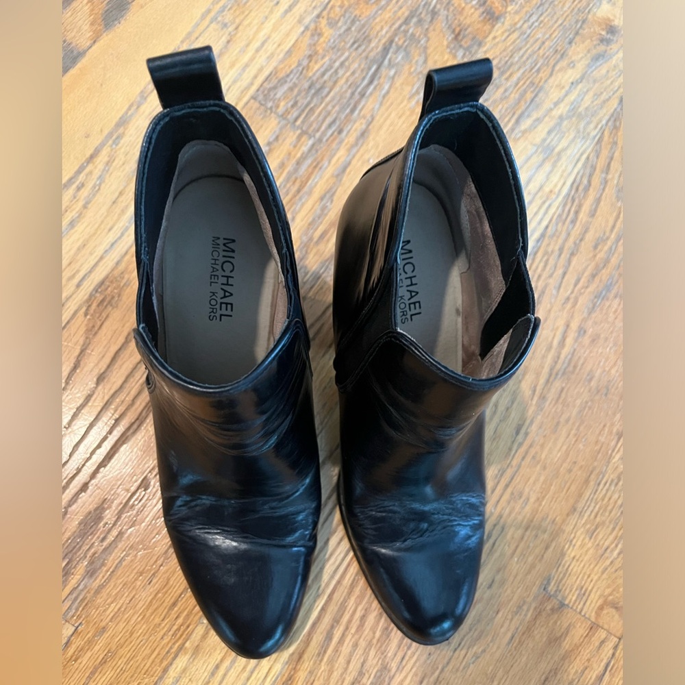 Michael KORS ankle boots.  Size 10